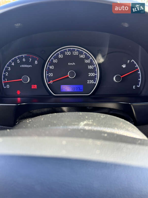 Седан Hyundai Elantra 2011 в Николаеве