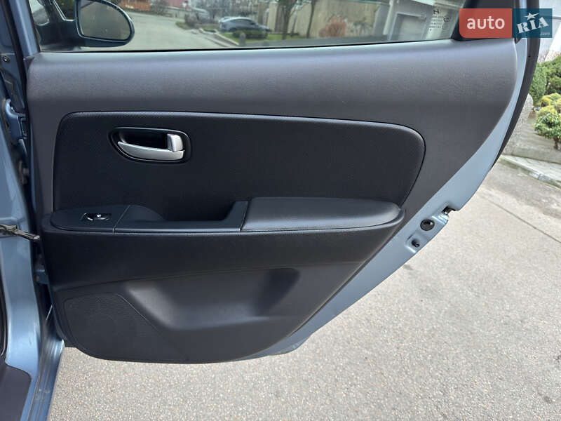 Седан Hyundai Elantra 2009 в Днепре