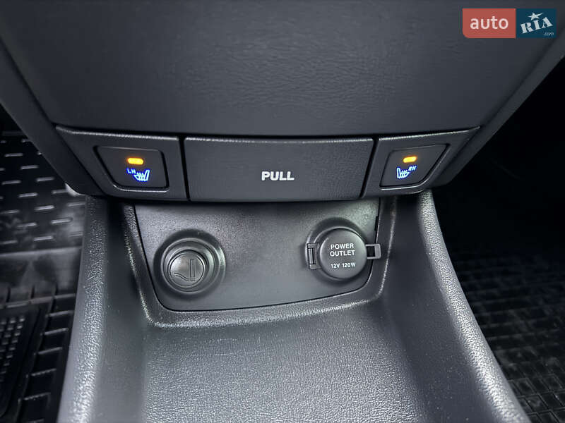 Седан Hyundai Elantra 2009 в Днепре