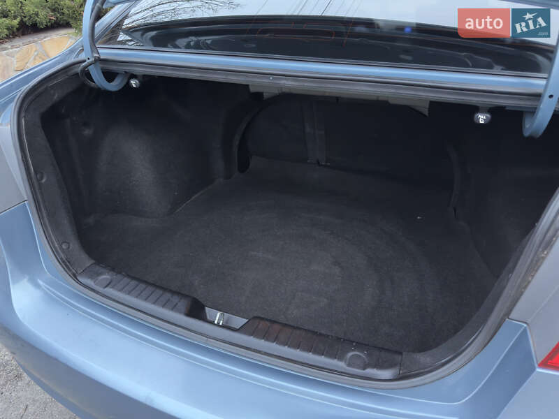 Седан Hyundai Elantra 2009 в Днепре