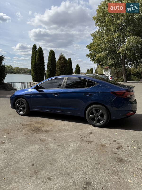 Седан Hyundai Elantra 2019 в Кропивницком