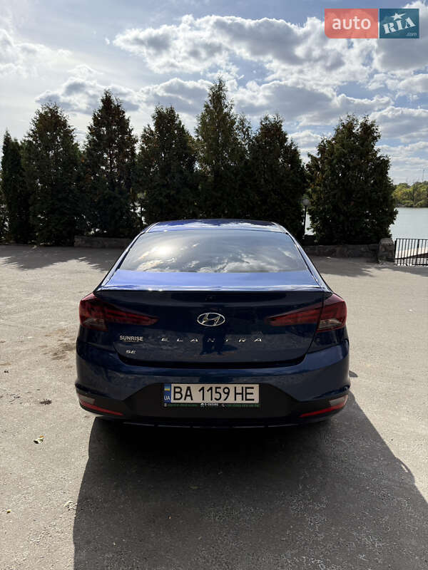 Седан Hyundai Elantra 2019 в Кропивницком
