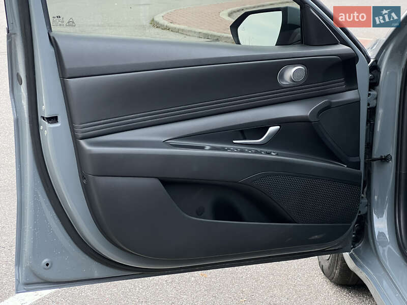 Седан Hyundai Elantra 2022 в Киеве