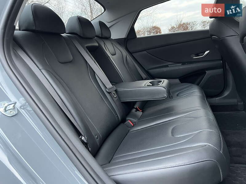 Седан Hyundai Elantra 2022 в Киеве