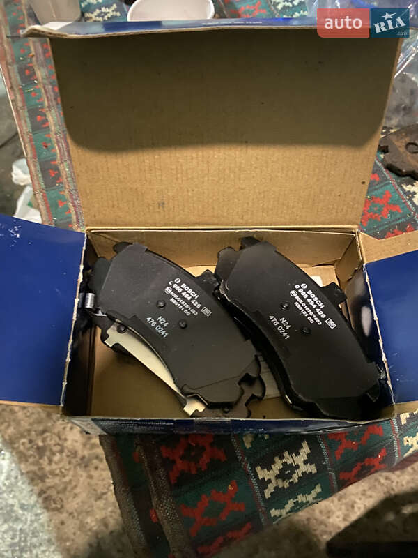 Седан Hyundai Elantra 2004 в Києві