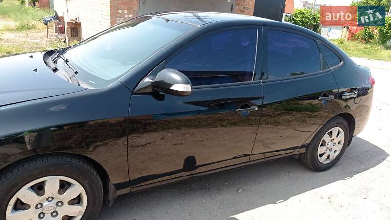 Hyundai Elantra 2011