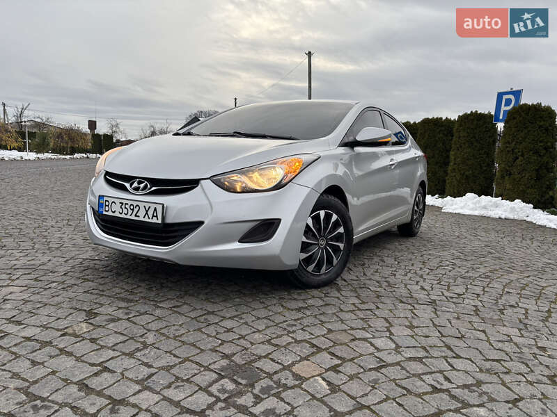 Седан Hyundai Elantra 2011 в Львові