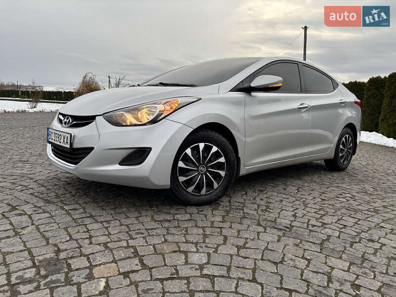 Седан Hyundai Elantra 2011 в Львові