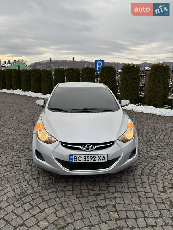Седан Hyundai Elantra 2011 в Львові