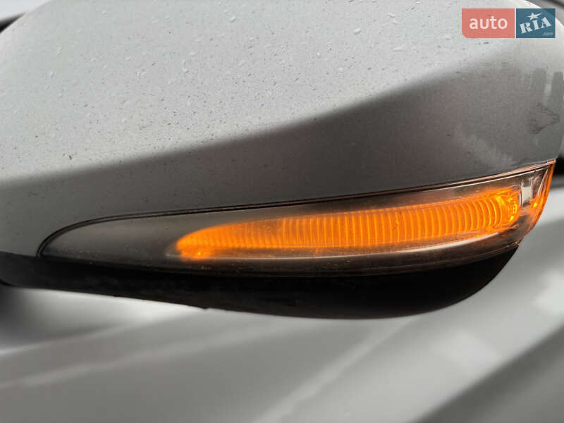 Седан Hyundai Elantra 2011 в Львові