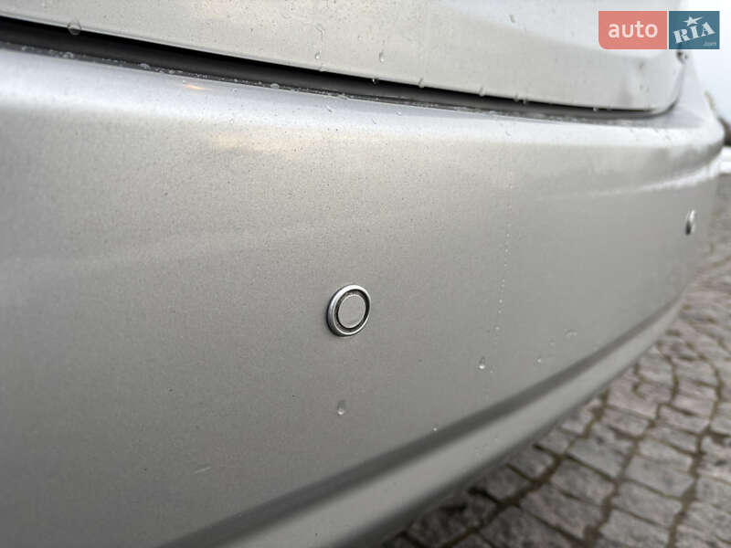 Седан Hyundai Elantra 2011 в Львові