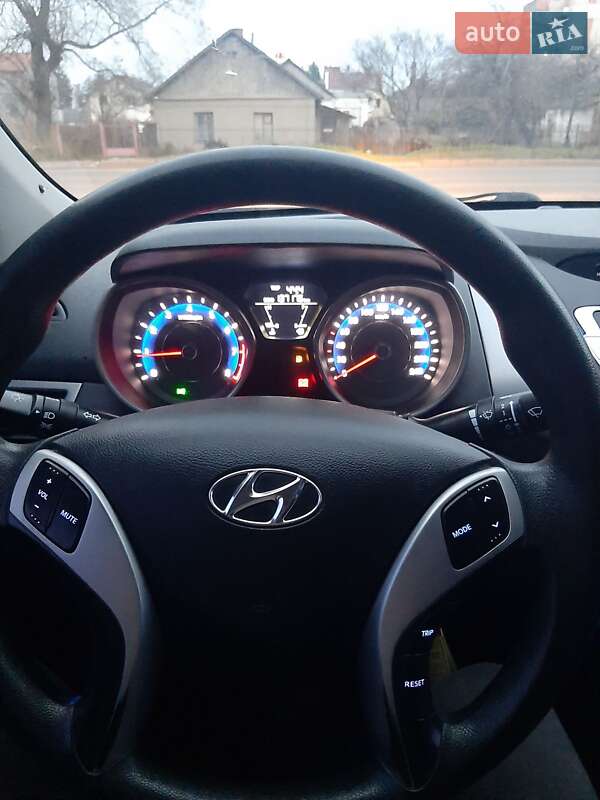 Седан Hyundai Elantra 2012 в Хмельницькому