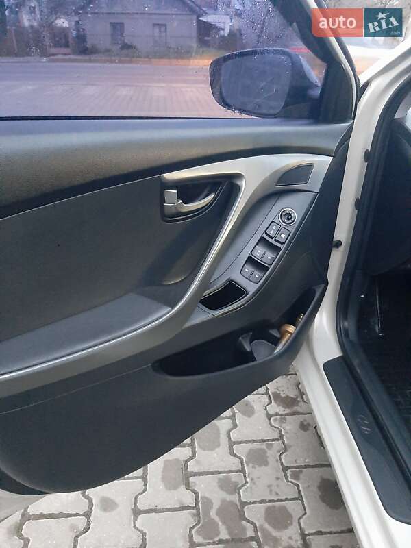 Седан Hyundai Elantra 2012 в Хмельницькому