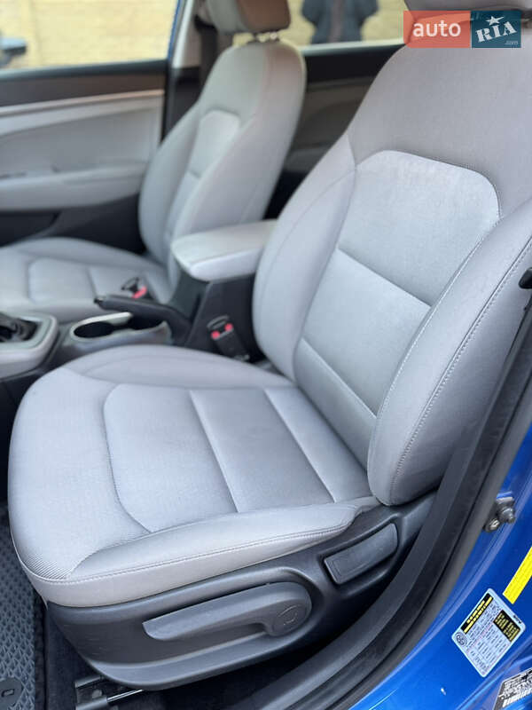 Седан Hyundai Elantra 2017 в Миколаєві