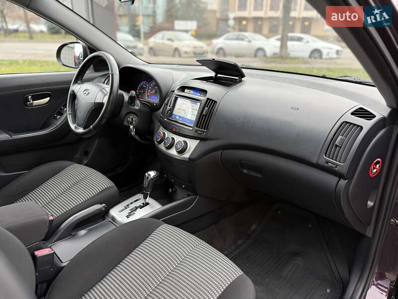 Седан Hyundai Elantra 2010 в Киеве фото 12 Седан Hyundai Elantra 2010 в Киеве