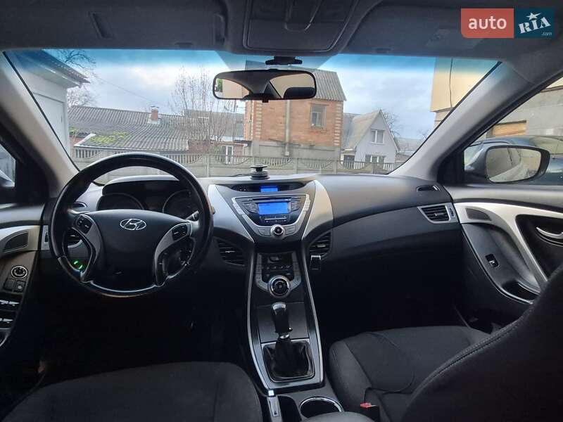 Седан Hyundai Elantra 2013 в Вінниці