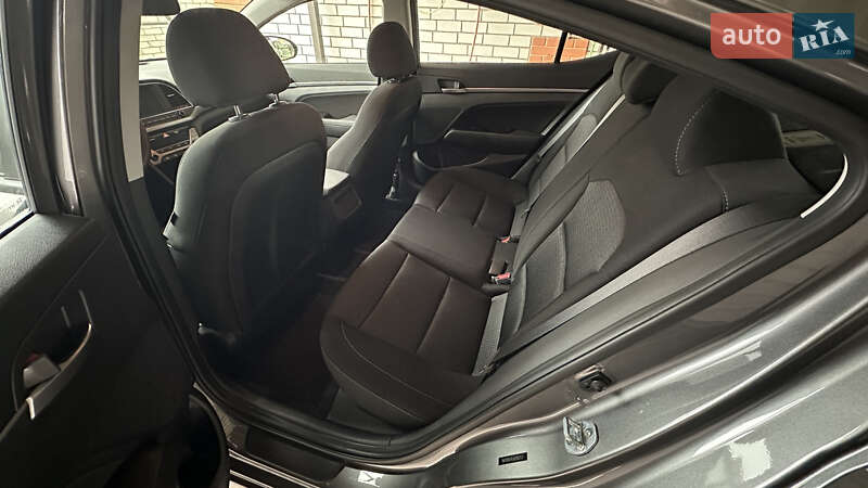 Седан Hyundai Elantra 2017 в Харькове