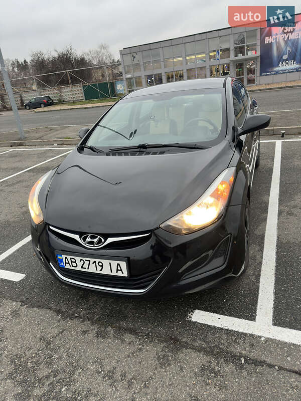Седан Hyundai Elantra 2015 в Киеве