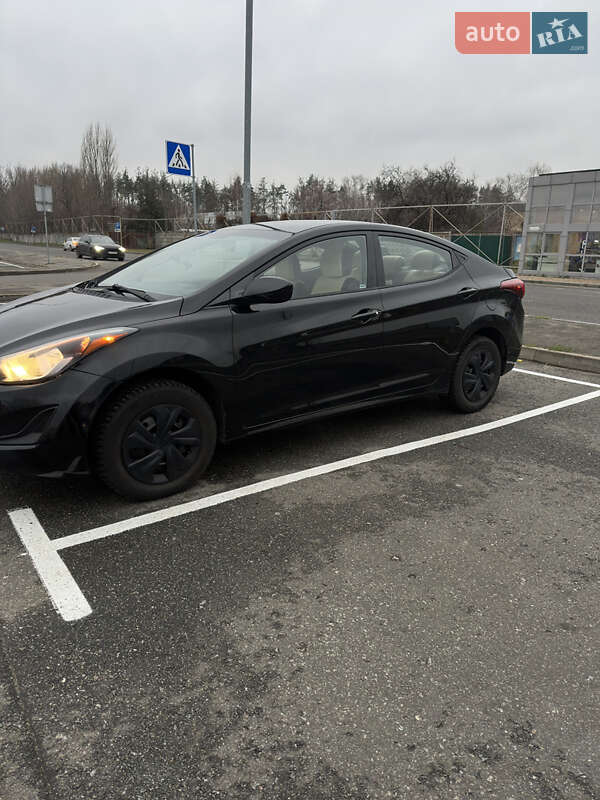 Седан Hyundai Elantra 2015 в Киеве