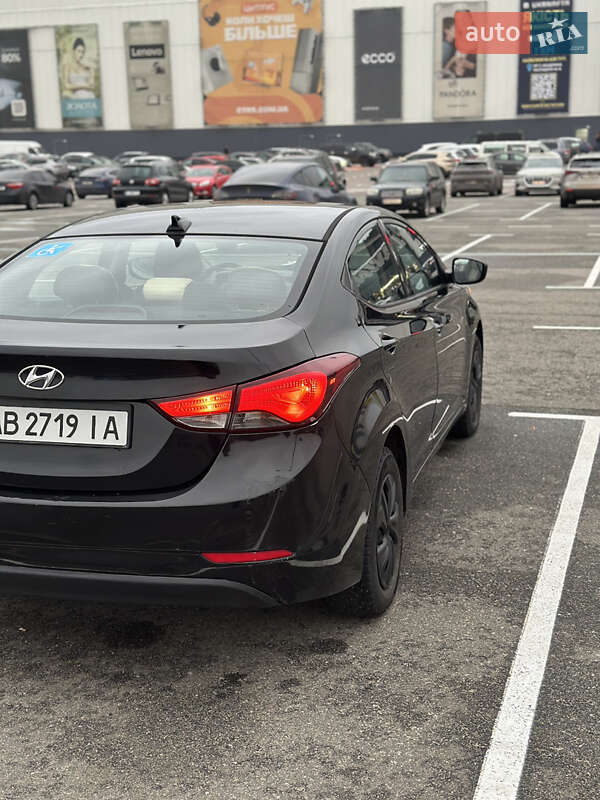 Седан Hyundai Elantra 2015 в Киеве