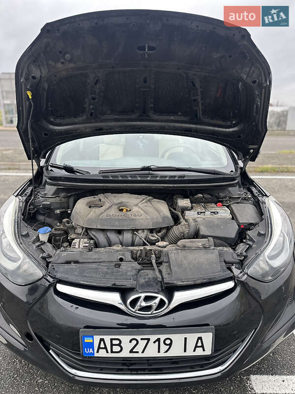 Седан Hyundai Elantra 2015 в Киеве