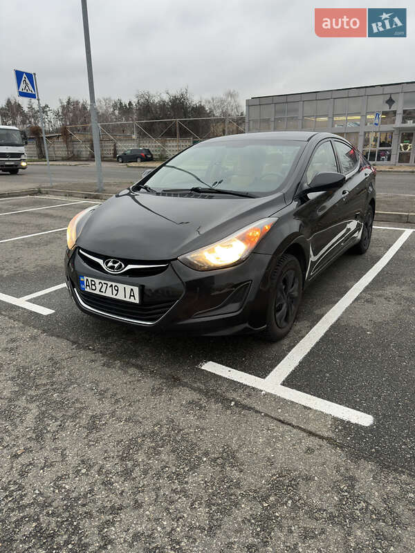 Седан Hyundai Elantra 2015 в Киеве