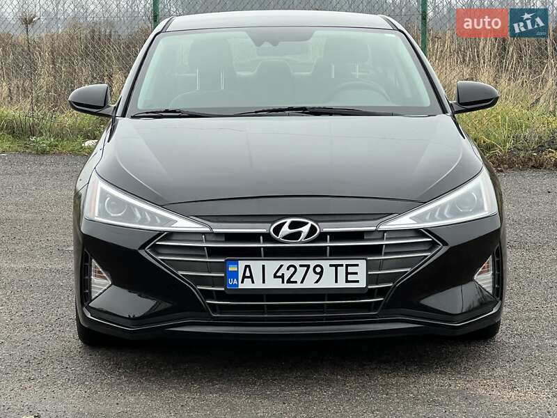Седан Hyundai Elantra 2019 в Києві