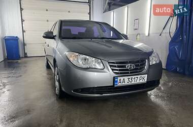Седан Hyundai Elantra 2011 в Киеве