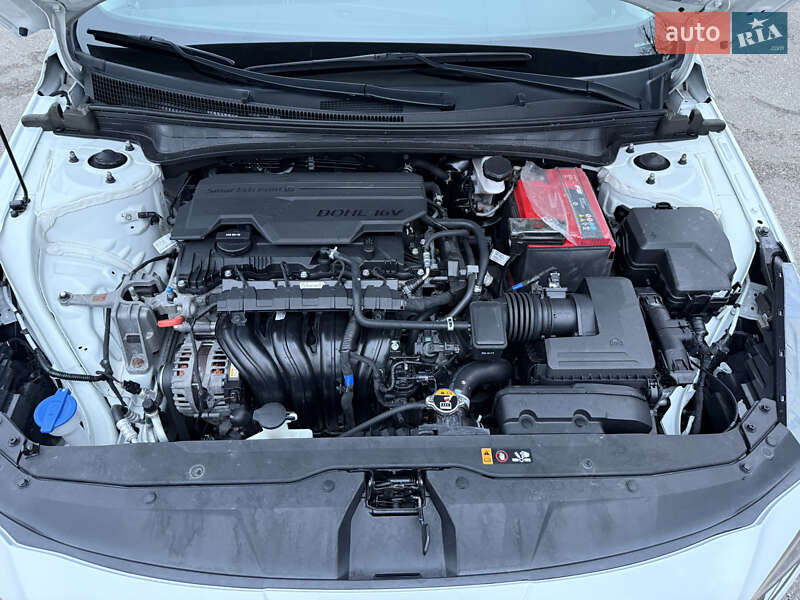 Седан Hyundai Elantra 2021 в Тараще