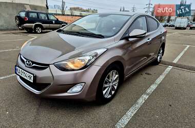 Седан Hyundai Elantra 2012 в Киеве