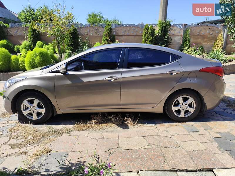 Hyundai Elantra 2013 Hyundai Elantra 2013