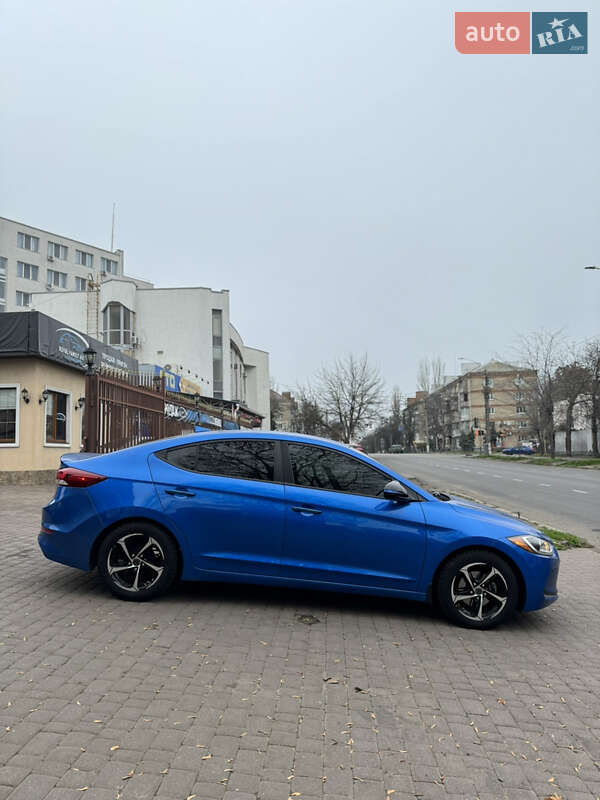 Седан Hyundai Elantra 2017 в Николаеве