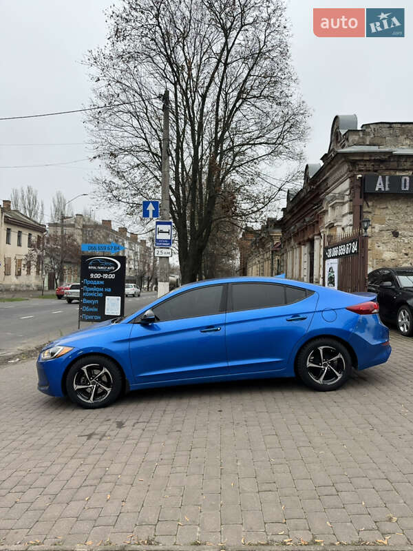 Седан Hyundai Elantra 2017 в Николаеве