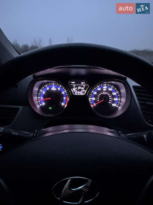 Седан Hyundai Elantra 2014 в Києві фото 16 Седан Hyundai Elantra 2014 в Києві