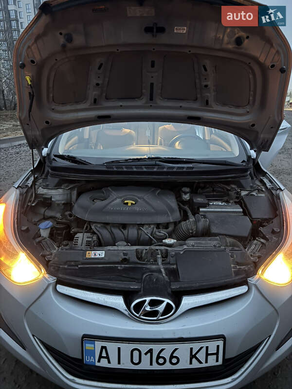 Седан Hyundai Elantra 2014 в Києві фото 27 Седан Hyundai Elantra 2014 в Києві