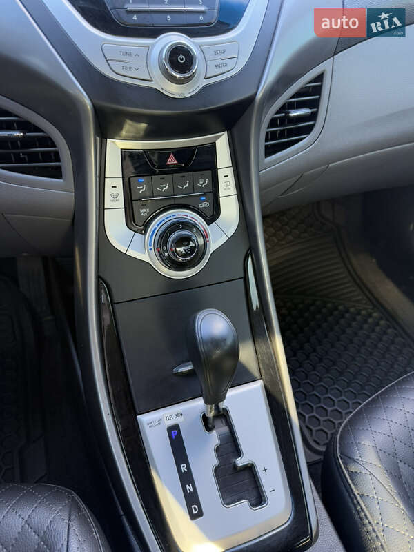 Седан Hyundai Elantra 2011 в Запорожье