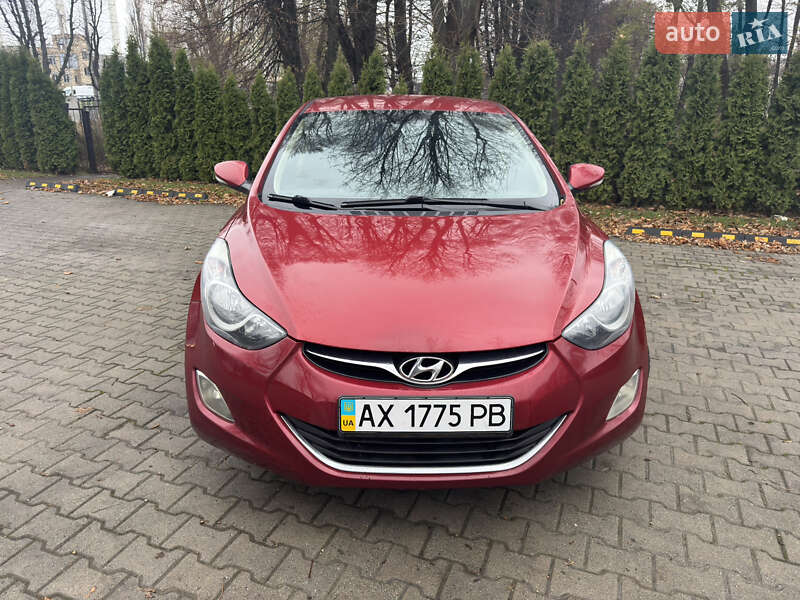 Седан Hyundai Elantra 2013 в Киеве
