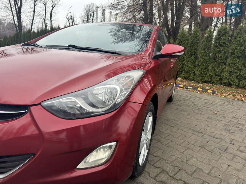 Седан Hyundai Elantra 2013 в Киеве