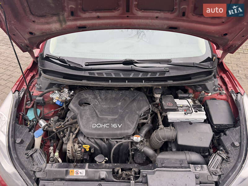 Седан Hyundai Elantra 2013 в Киеве