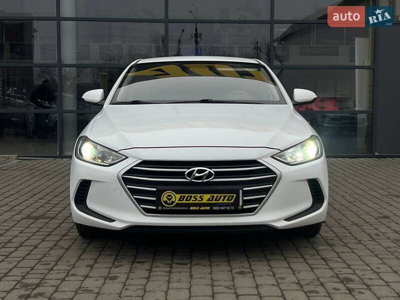 Седан Hyundai Elantra 2016 в Івано-Франківську