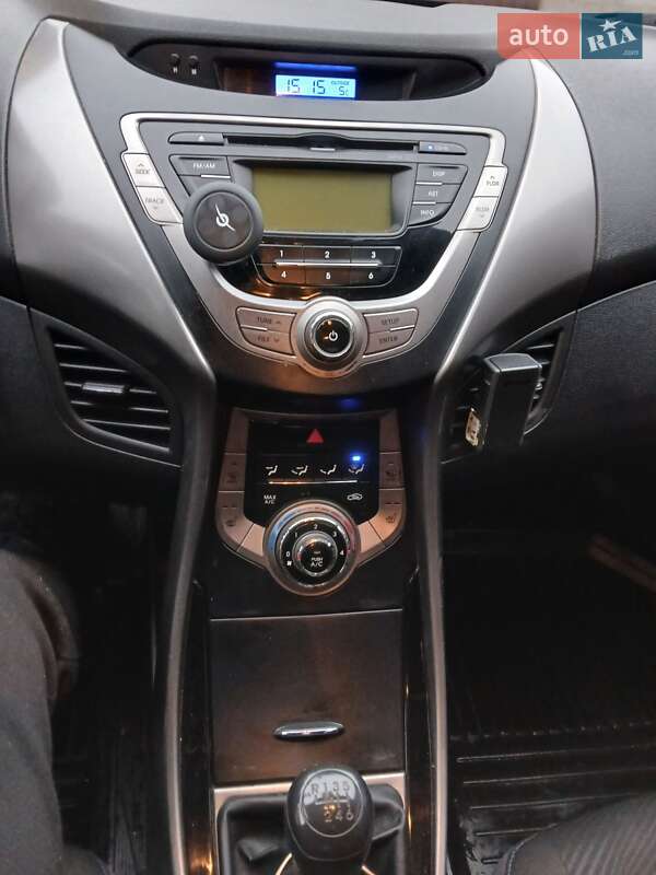 Седан Hyundai Elantra 2013 в Знаменівці