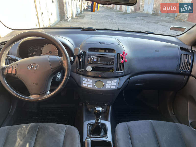 Седан Hyundai Elantra 2008 в Вышгороде