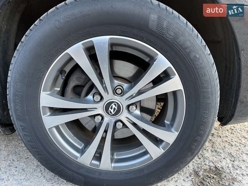 Седан Hyundai Elantra 2008 в Вышгороде