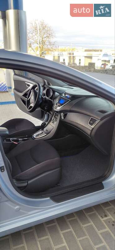 Седан Hyundai Elantra 2012 в Кропивницком