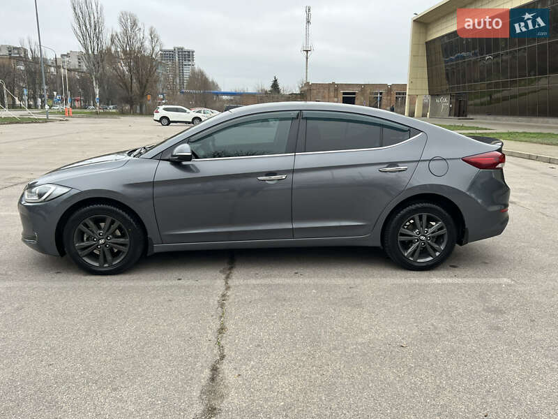 Седан Hyundai Elantra 2018 в Запорожье