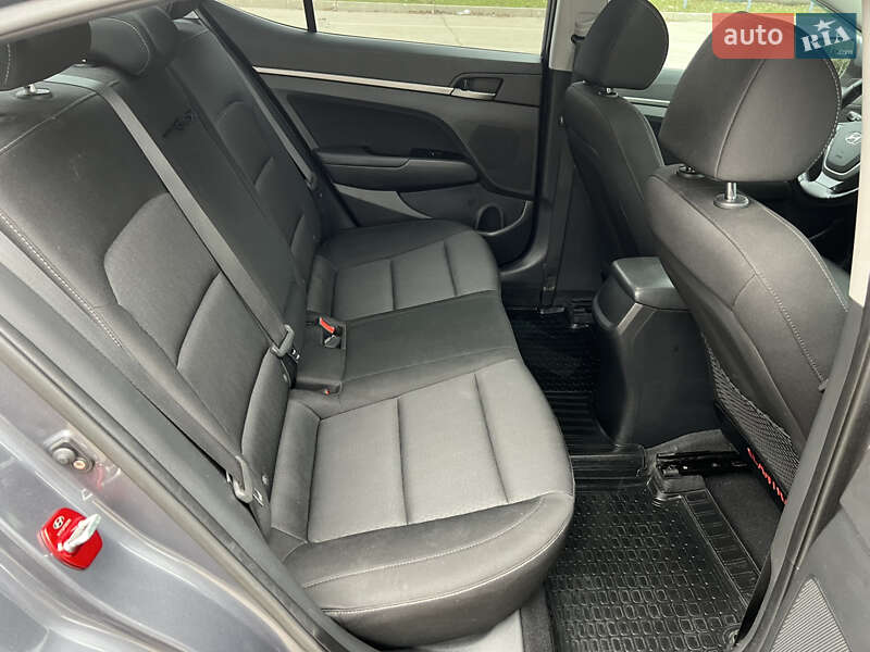 Седан Hyundai Elantra 2018 в Запорожье