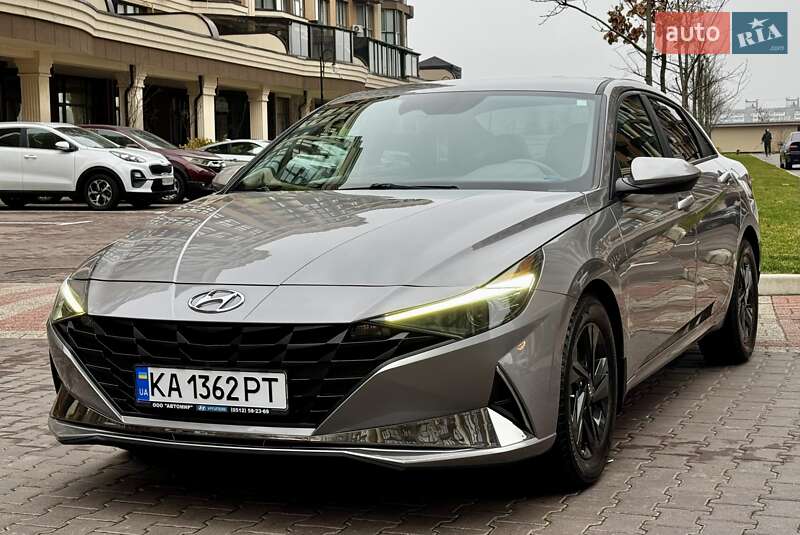Седан Hyundai Elantra 2023 в Києві