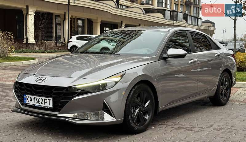 Седан Hyundai Elantra 2023 в Києві