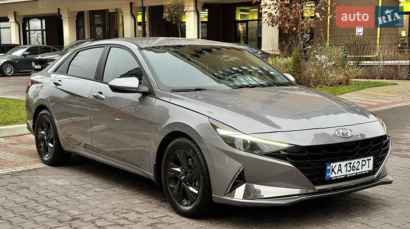 Седан Hyundai Elantra 2023 в Києві