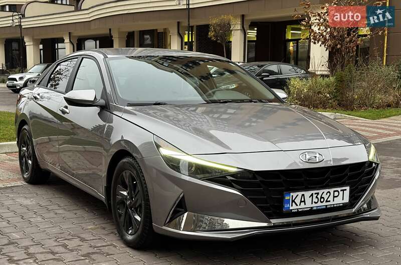 Седан Hyundai Elantra 2023 в Києві